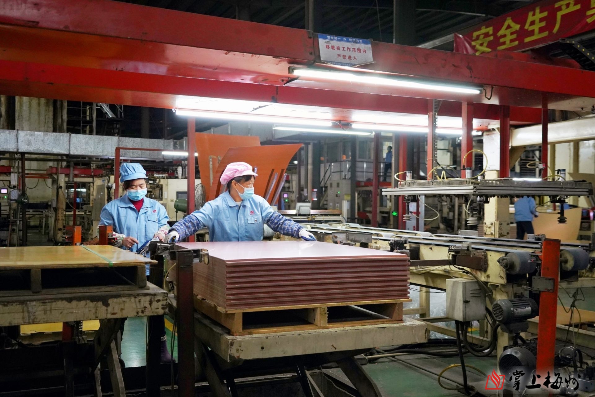 安心返鄉(xiāng)來 發(fā)展路更寬！梅州市威利邦電子科技有限公司深耕主業(yè)提升效能